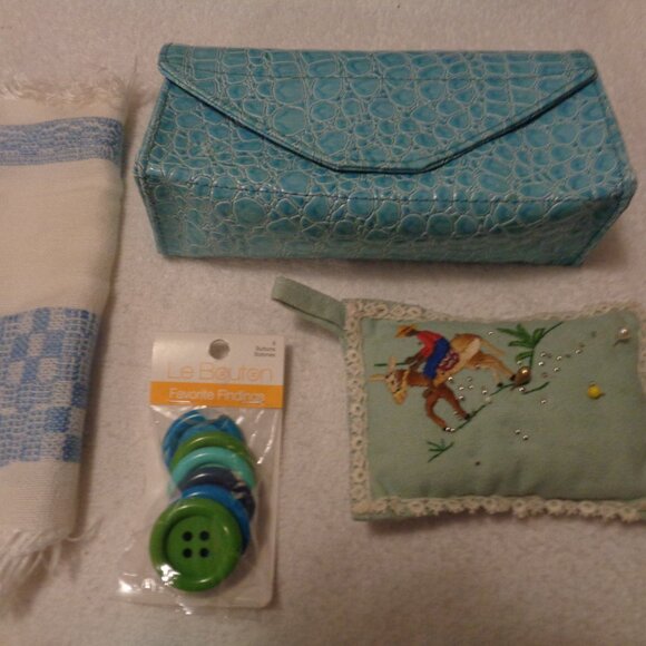 BABY BLUE JEANS BUTTON KITCHEN ORGANIZER MEXICAN PIN CUSH ANKLE BR NECK ETC. LOT - Picture 11 of 14
